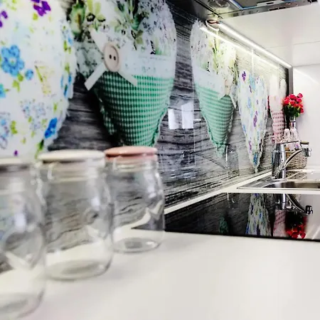 Lägenhet Lara Rose Shared Pool Žrnovnica